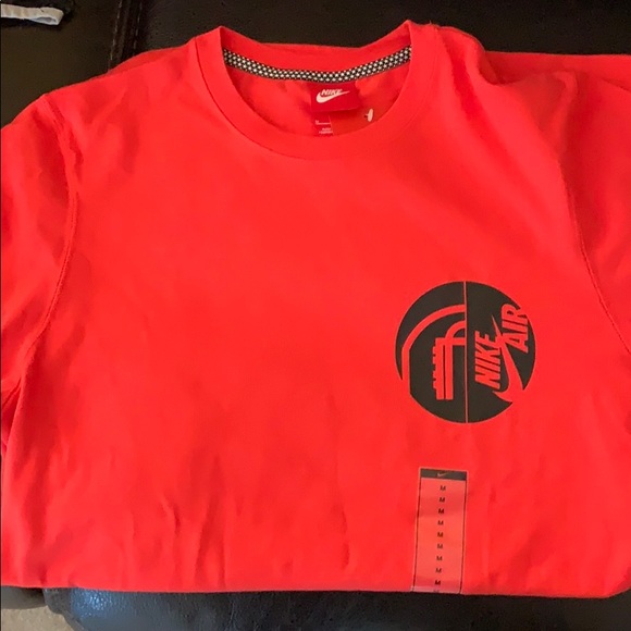Nike Air Basketball Tee🏀 🏃 - Picture 1 of 5